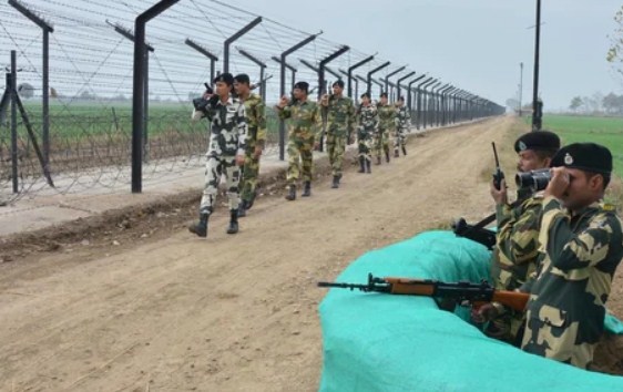 BSF hands over Pakistani national to Pak Rangers